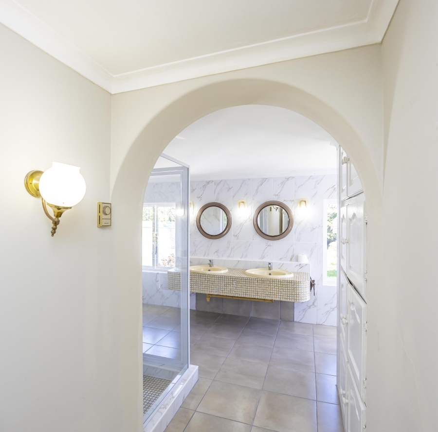 5 Bedroom Property for Sale in Vincent Eastern Cape
